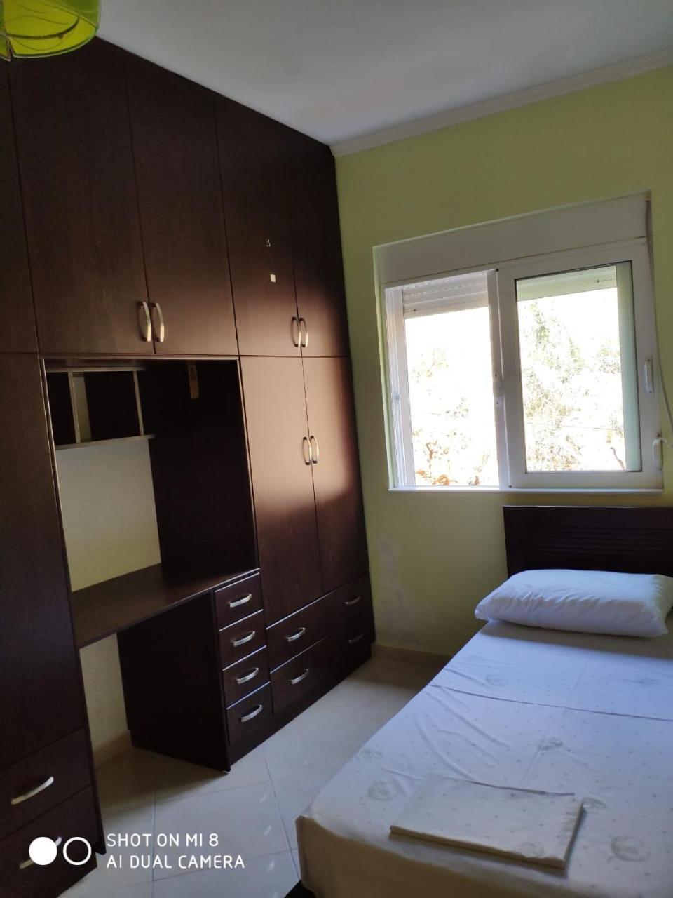 Sunny&Seaview Apartment Sarande Bagian luar foto