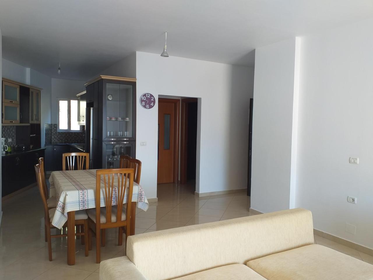 Sunny&Seaview Apartment Sarande Bagian luar foto