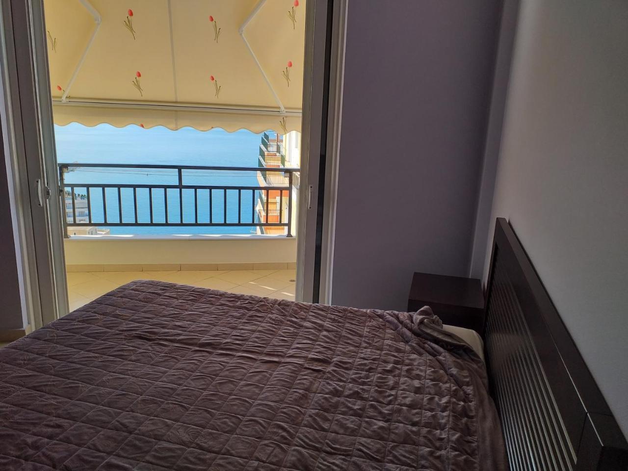 Sunny&Seaview Apartment Sarande Bagian luar foto